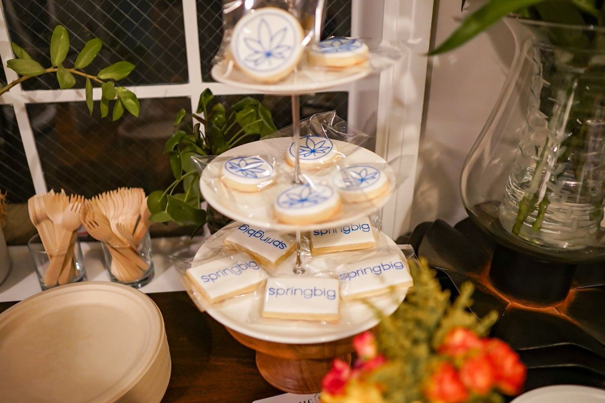 SpringBIG's tweet image. We wanted to give a huge shoutout to everyone who made our #springbig x #JARSCannabis co-marketing event last week such a success! 🤗

Special thanks to @PlantBodySoul 💙, JARS 🤝, @stiiizy 🌿, Rish Saini 📸 , and all the brands that came out to support! #cannabis