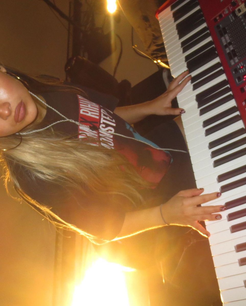 singularsc's tweet image. HERE WE GO!!! 💌💌💌💌💌 #EICSTour #sabrinacarpenter @SabrinaAnnLynn I’m so excited!!!!