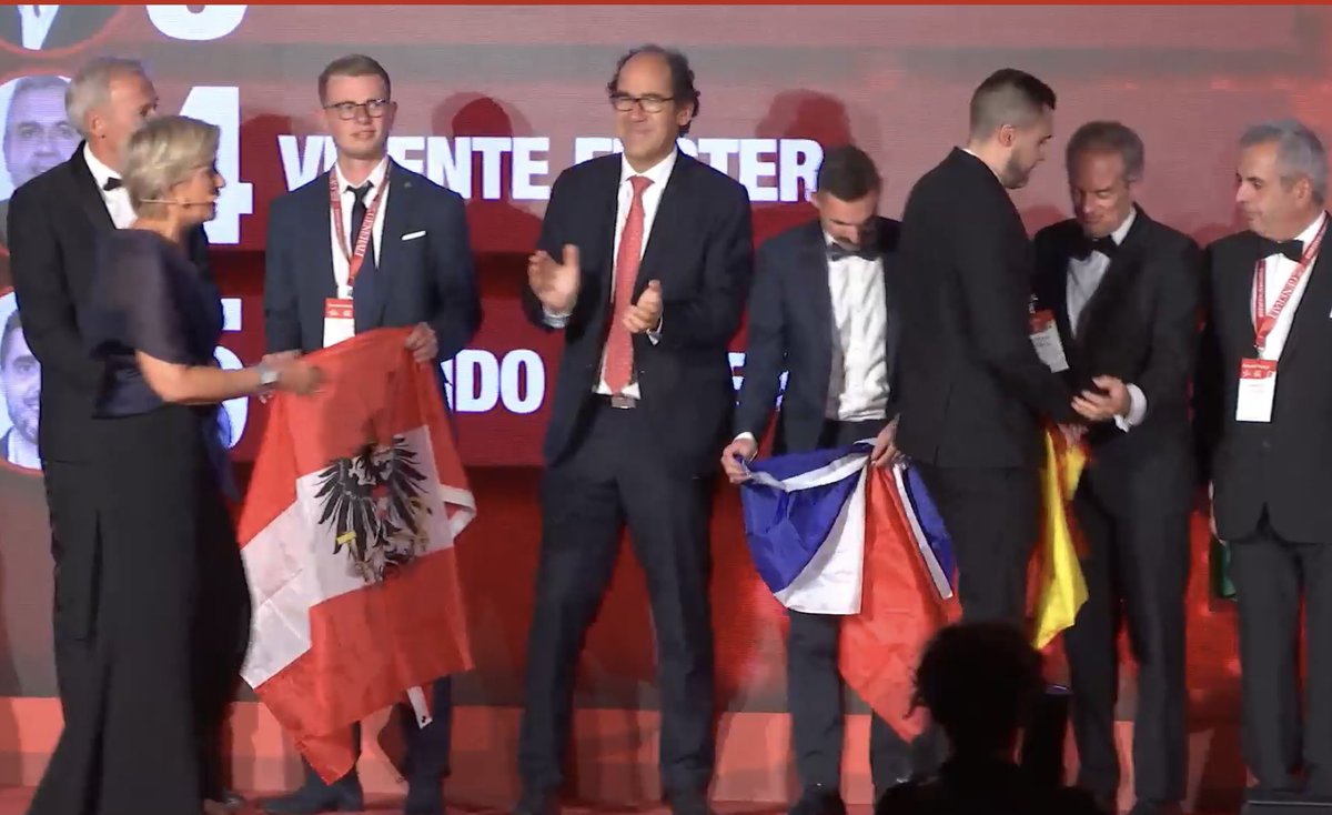 JeanGranier's tweet photo. Bravo à tous les agents généraux @generalifrance qui portent haut nos couleurs 🇫🇷 au niveau mondial #GeneraliGAEC2022 comme auprès de nos #clients tous les jours, à notre champion 2022 Thomas Boisaubert 🏆 ainsi qu’à @AnneGardini @nschneider34 et P. Picot Dilly #LifetimePartner https://t.co/Xg4tpxlN2q