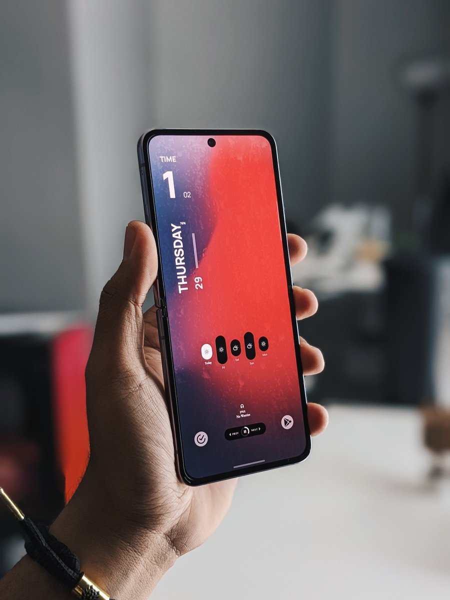androidtailor23's tweet photo. Z Flip 4 setup https://t.co/2AFGRTCV2g