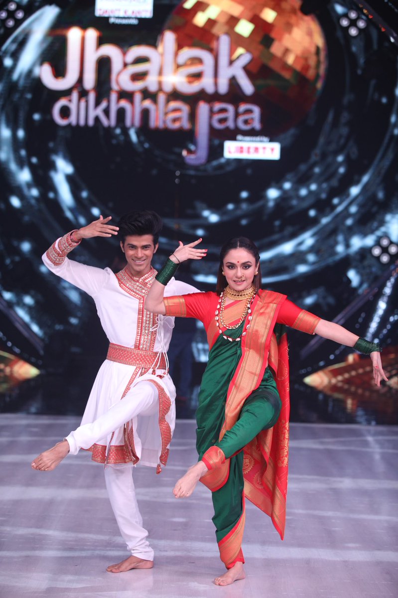 AmrutaOfficialK's tweet photo. Couldn’t wait to share this 
#JhalakDhikhhlaJaa10 pe jhalak of India mein @utekar_pratik aur mein lekar aa rahe hain “gondhal” https://t.co/NYtXCi2R3O