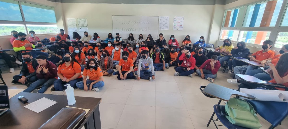 VinculacionTam's tweet photo. @EDUCATAM #SEMSyS en sinergia institucional con @SedumaTam proyectan conferencia de protección a la mariposa monarca a los alumnos de la Escuela Preparatoria no. 3 de #CdVictoria con los ponentes Yenifer H. González López y Arturo Buenrostro de León. @gobtam #Tamaulipas #TamCrece https://t.co/Hc7Z58OKND