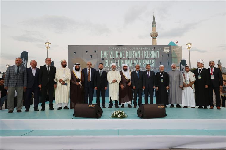 DIBAliErbas's tweet photo. Kur'an-ı Kerim'in ezberlenmesi ve güzel okunmasının yaygınlaşmasını sağlamak amacıyla ülkemizde ve İslam coğrafyasında düzenlediğimiz Türkiye Uluslararası Hafızlık ve Kur’an-ı Kerim’i Güzel Okuma Yarışması’nın 8’ncisinin açılışını Mevlana'nın şehrinde,Konya'mızda gerçekleştirdik. https://t.co/r0PFvxwxQS