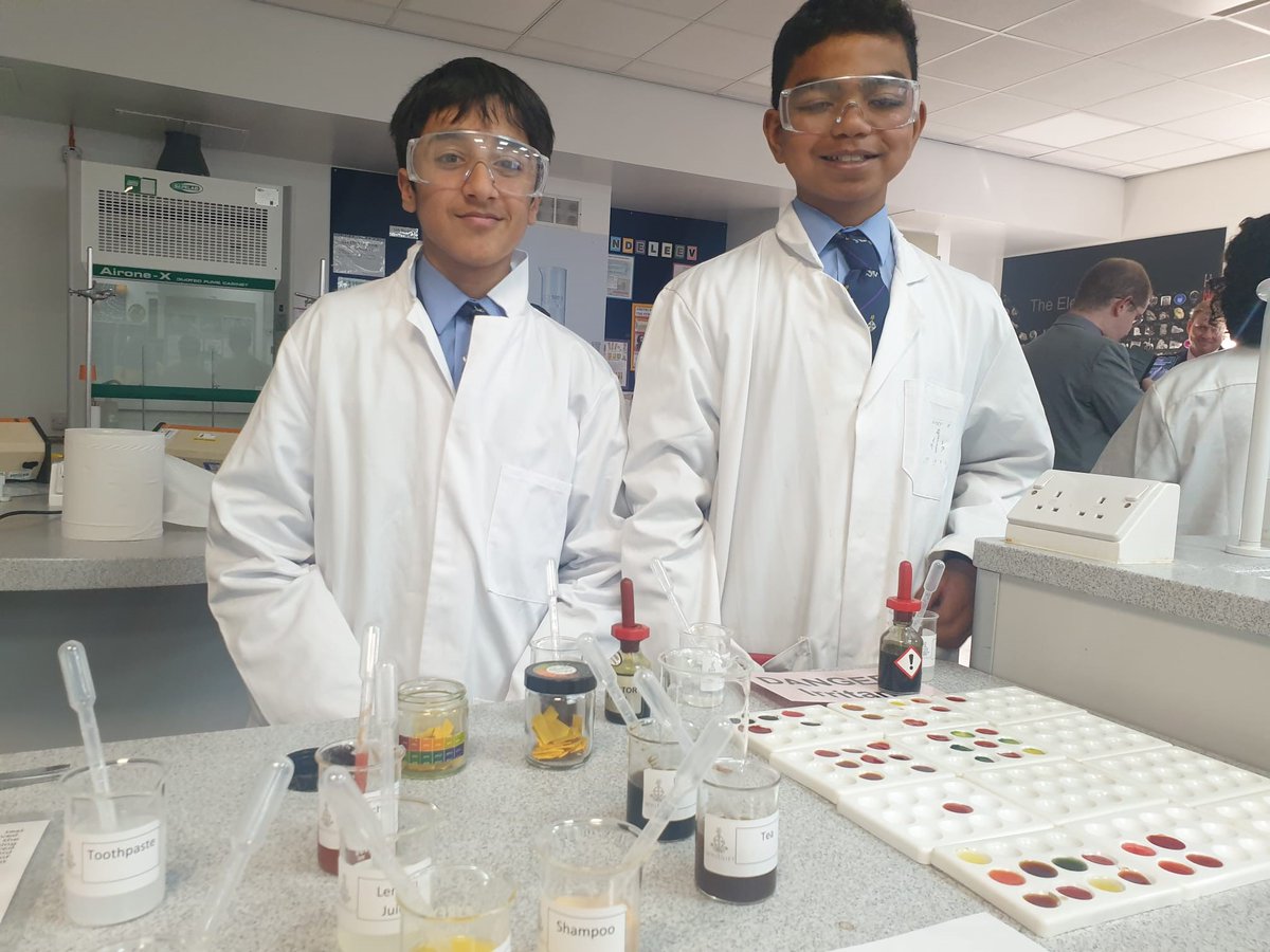 WhitgiftSchool1's tweet photo. Can you guess the PH of different sauces and liquids? #WhitgiftScience #WhitgiftOpenEvening2022 https://t.co/HM7eLp1y3B