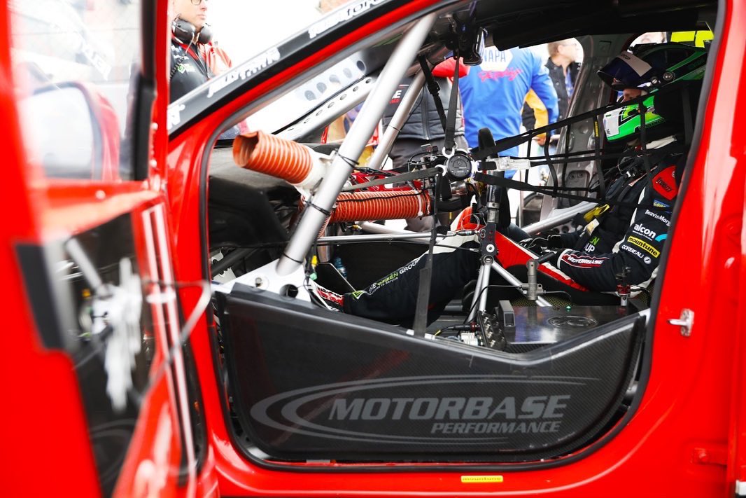 AllianceRaceUK's tweet photo. Some awesome pics from @BTCC last weekend @SilverstoneUK thanks to the legend @JakobEbrey 🙌

Check out more at the #Motorbase Instagram/Facebook account 👍

#ImWithMotorbase #NAPARacingUK #ApecRacingWithBeavisMorgan https://t.co/5vSXMpLoDW