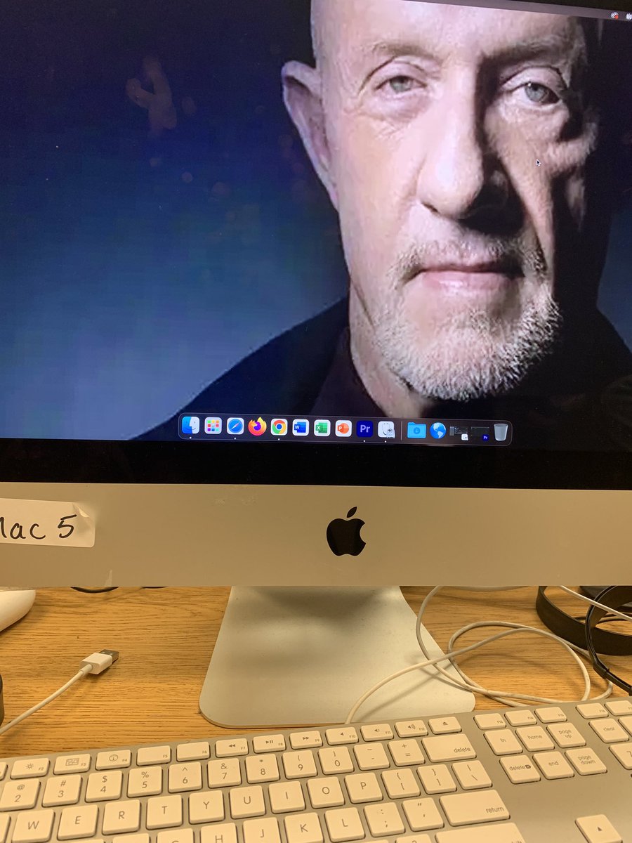 Mugm_'s tweet photo. i hate my editing class https://t.co/XfE8RhlGy4
