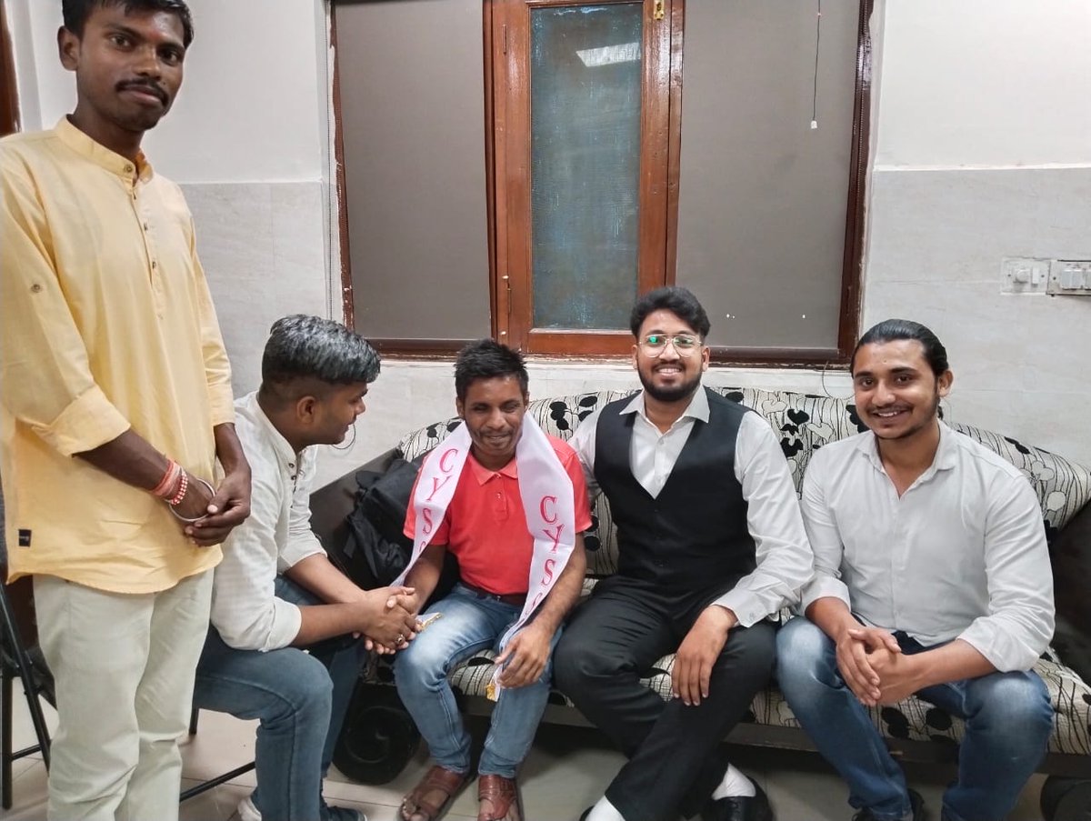 _ChandraManiDev's tweet photo. CYSS दिल्ली के संघर्षों से प्रभावित होकर ज़ाकिर हुसैन दिल्ली कॉलेज (संध्या) के कई छात्र नेताओं ने ABVP और NSUI जैसे संगठनों को छोड़ कर CYSS की सदस्यता ली, आप सभी को भविष्य के लिए हार्दिक शुभकामनाएं। https://t.co/73bJCsGwnf