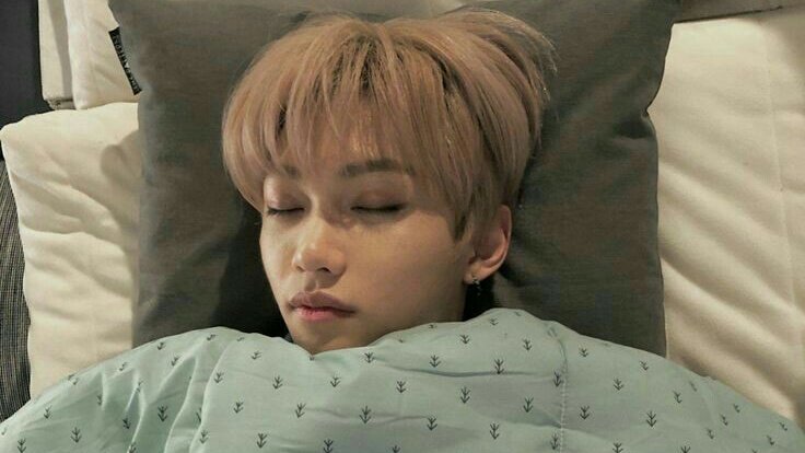 fulgescritos's tweet photo. chanlix au ━ SEXOMNIA (🔞) 

Chn tiene una peculiar forma de presentar su sonambulismo en la que tiene sexo estando dormido, pero Félx─uno de sus más cercanos amigos─insiste en quedarse a dormir con él. https://t.co/DWe8E5qqlh
