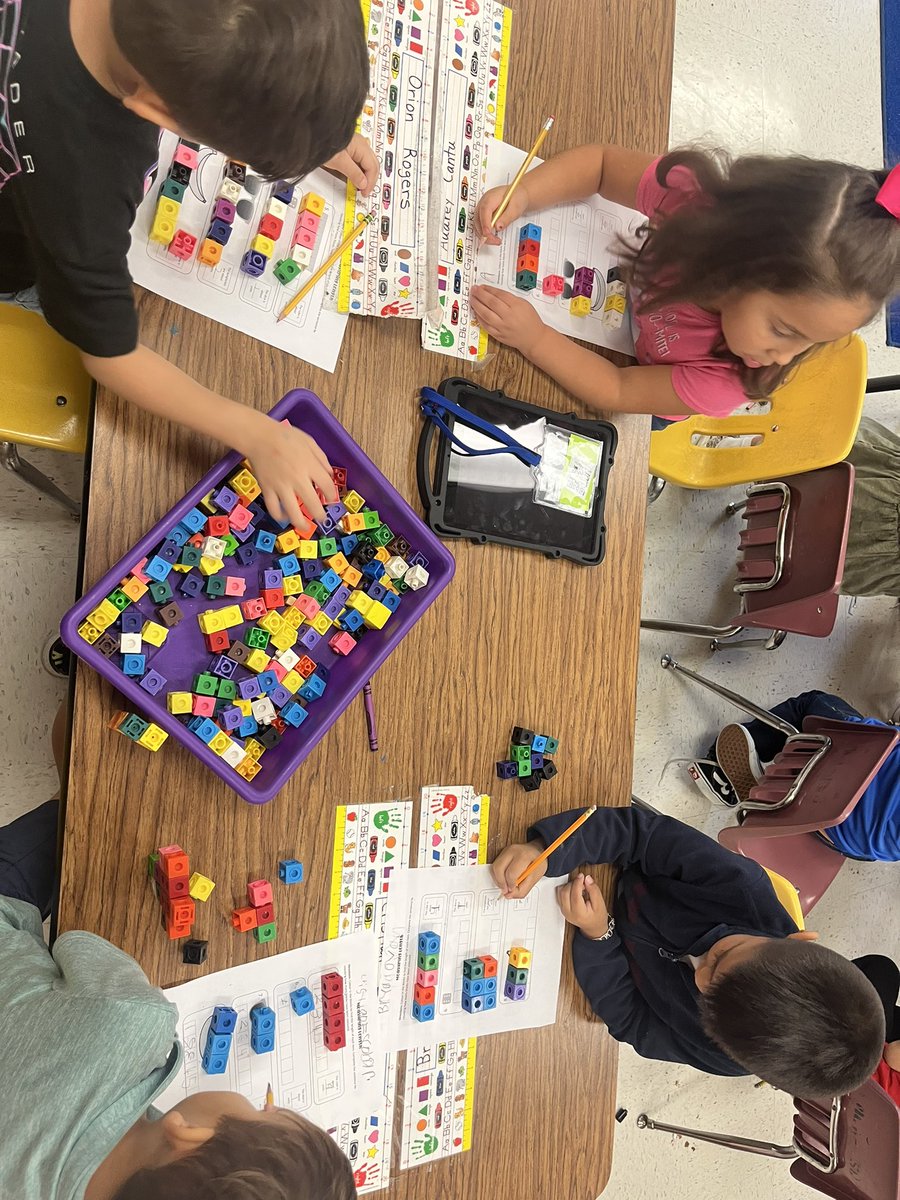 mrs_falcon's tweet photo. Using our manipulatives to make measuring fun! @Rockets120 #rocketpride #mathtime https://t.co/5Dz8R4rlfe