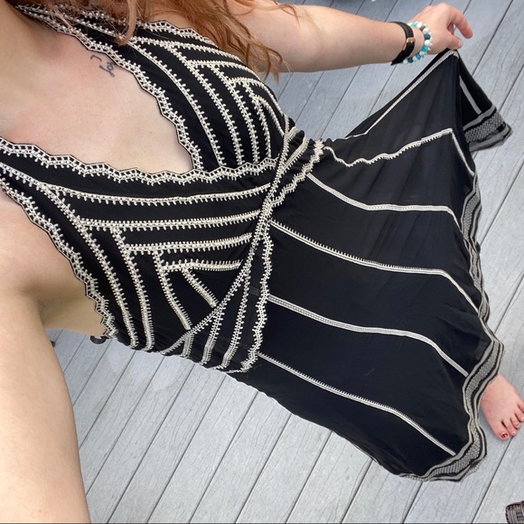 SlonimRedtusok's tweet photo. So good I had to share! Check out all the items I'm loving on @Poshmarkapp #poshmark #fashion #style #shopmycloset #emily #elizaj #holidaytime: https://t.co/mmy7MzMHYs https://t.co/Ejyvdo9sng