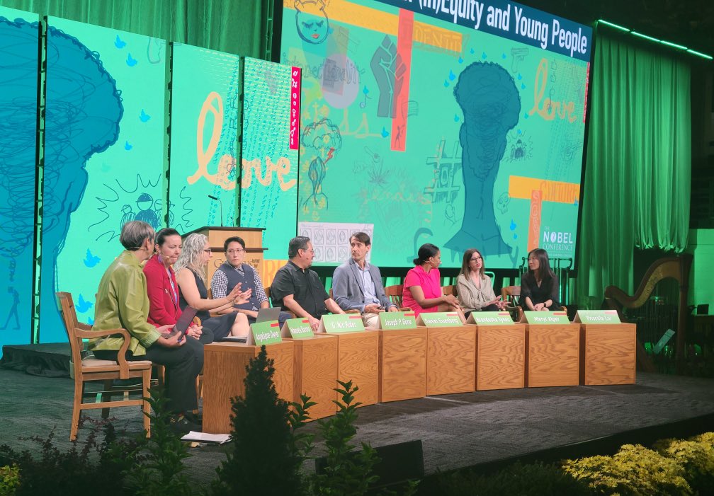 Gustavus Adolphus College tweet media