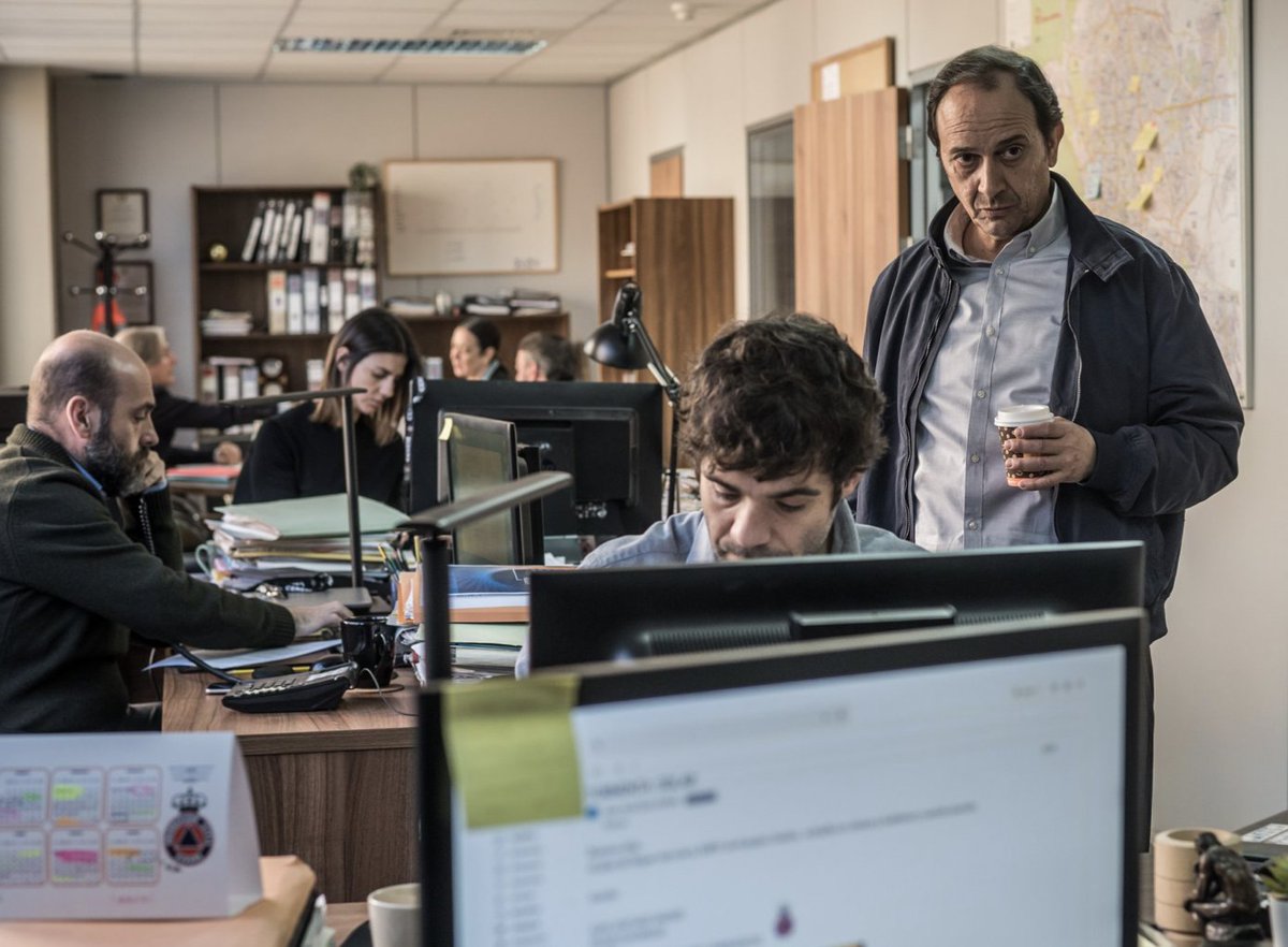 ¿Cómo sería el mundo después de un #Apagón generalizado? Sin electricidad, ni telecomunicaciones ni medios de transporte. Cinco de nuestros mejores cineastas han filmado cinco historias sobre ese escenario apocalíptico. ¡Y ojo a los elencos de cada una de ellas! Ya en Movistar+