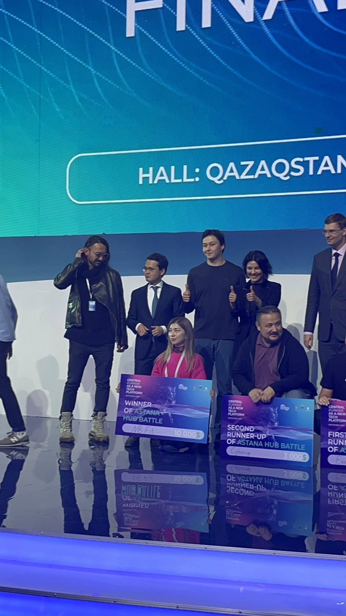 Ребята, из 100 команд и 5 стран наш стартап <a href="/nbfit_online/">NB FIT</a> выиграл в ASTANA HUB BATTLE! 

Да, на фото Турлов❤️ и министр цифровизации Казахстана.