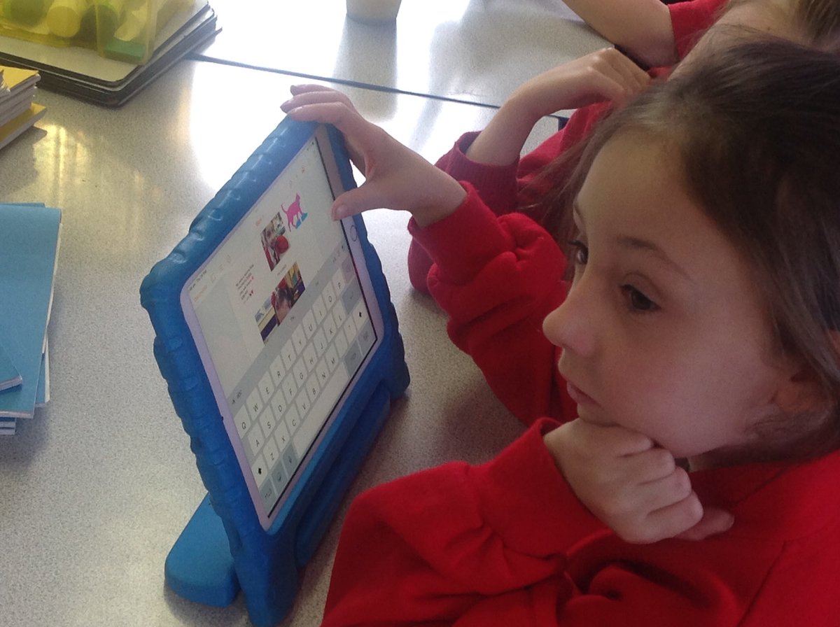 AshKnotty's tweet photo. What a lot of new computing skills Y3 have learnt this afternoon! We explored word processing with Mr Mills. We can now start new lines, insert pictures and even add a grid! We have used different fonts too, changing their colour and size. #LWQM #diddywriters #year3 #SILPrimary https://t.co/Rm5LYUVVzs