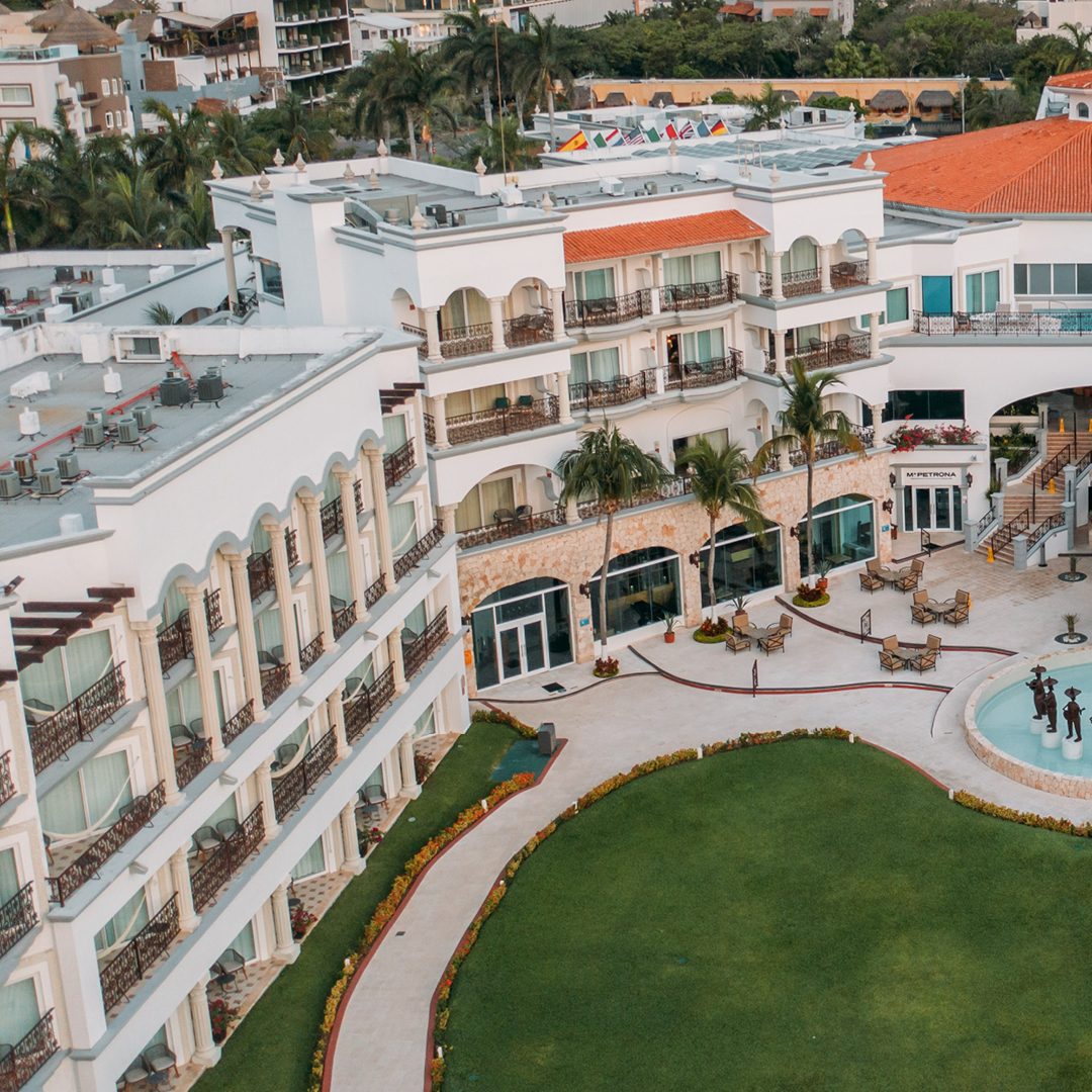 This is our tropical oasis.
.
Este es nuestro oasis tropical. 
.
#HiltonPlayaDelCarmen