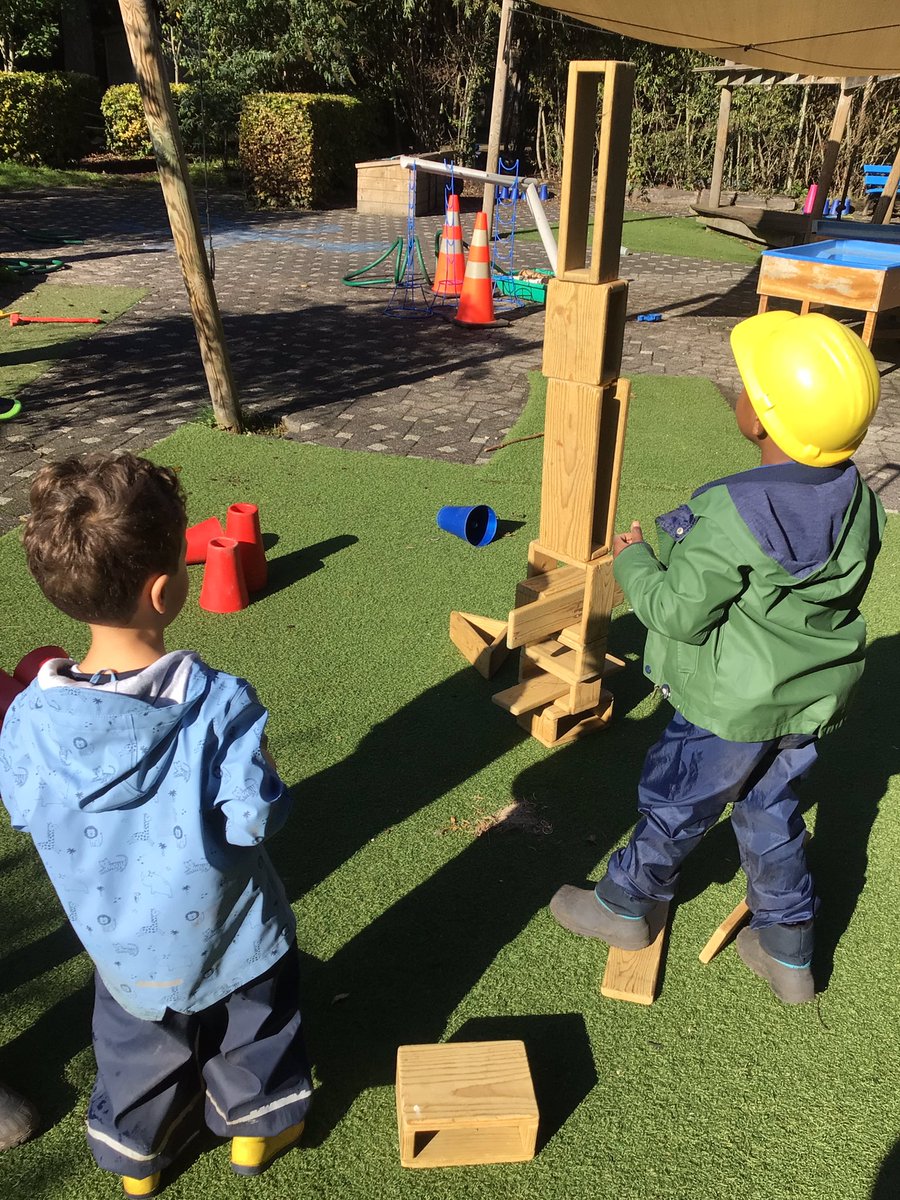 BSNJSV's tweet photo. Whatever the weather F2 are busy exploring and learning outside. #JSVfoundation2 #JSVF2 https://t.co/NAsGR6askG