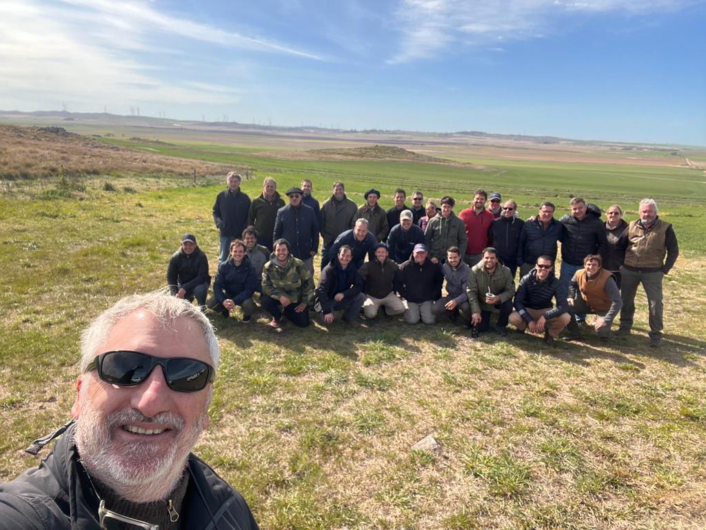 TandiliaReg's tweet photo. HOY 🗓 reunión mensual #Tandilia
Recorrida a campo
⛰Curvas de nivel
☘️Cultivos de servicio: Avena/vicia para pastoreo
🐮Corrales de engorde
Espacio empresa #Summitomo
Presentación de #Innventure -fondo de Inversión AgTech @MaycoMansilla https://t.co/o2rFqz04xs