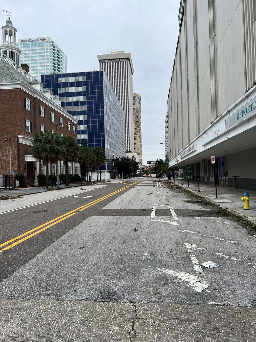 acehosttampa's tweet photo. Pictured below is the street directly in front of our #Tampa Data Center. Ace Host has weathered the storm and is ONLINE!⚡️ #HurricaneIan https://t.co/Esy0rWBauD