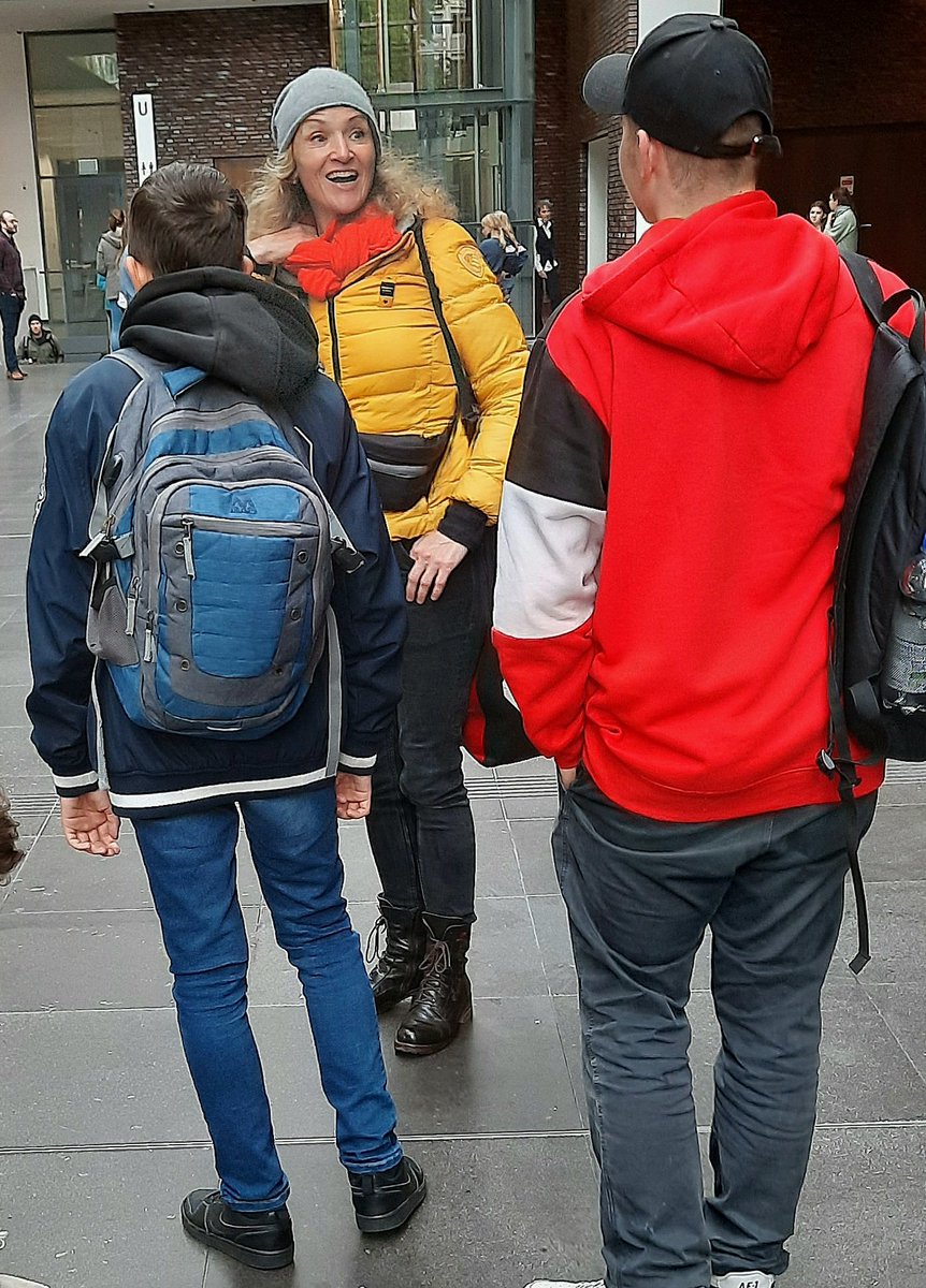 Concerto Köln (@concertokoeln) on Twitter photo On Tuesday we visited the exhibition I MISS YOU <a href="/rjmkoeln/">Rautenstrauch-Joest Museum</a> with the students of the "Heimat ist k|dein Ort"-Project. See the excitement?😁
#heimatistkeinort #excited #schoolproject On Tuesday we visited the exhibition I MISS YOU <a href="/rjmkoeln/">Rautenstrauch-Joest Museum</a> with the students of the "Heimat ist k|dein Ort"-Project. See the excitement?😁
#heimatistkeinort #excited #schoolproject