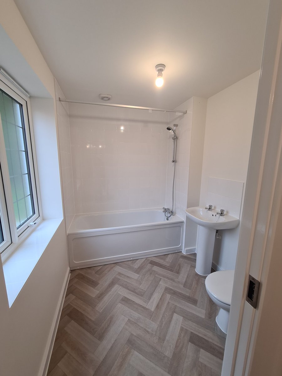 🔑🏡 Allimore Lane, Alcester 🏡🔑
Today we successfully took handover of these 4 x 1 bed houses for #socialrent at our @StonewaterUK site! 
Thanks to Bloor Homes &amp; <a href="/bailygarner/">Baily Garner LLP</a> 
#newbuild #socialhousing