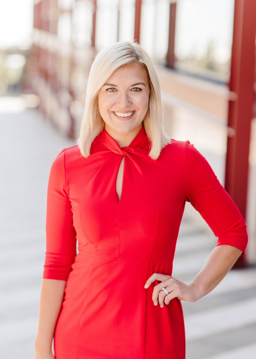 _AlexandraStone's tweet photo. Hello, friends! I've been offline for a bit -- and now that I'm back, I've got a little life update to share. 

After 8 years in Omaha, my husband and I made the incredibly difficult decision to relocate for personal and family reasons this summer. 🧵 https://t.co/zWSxVqpbAF