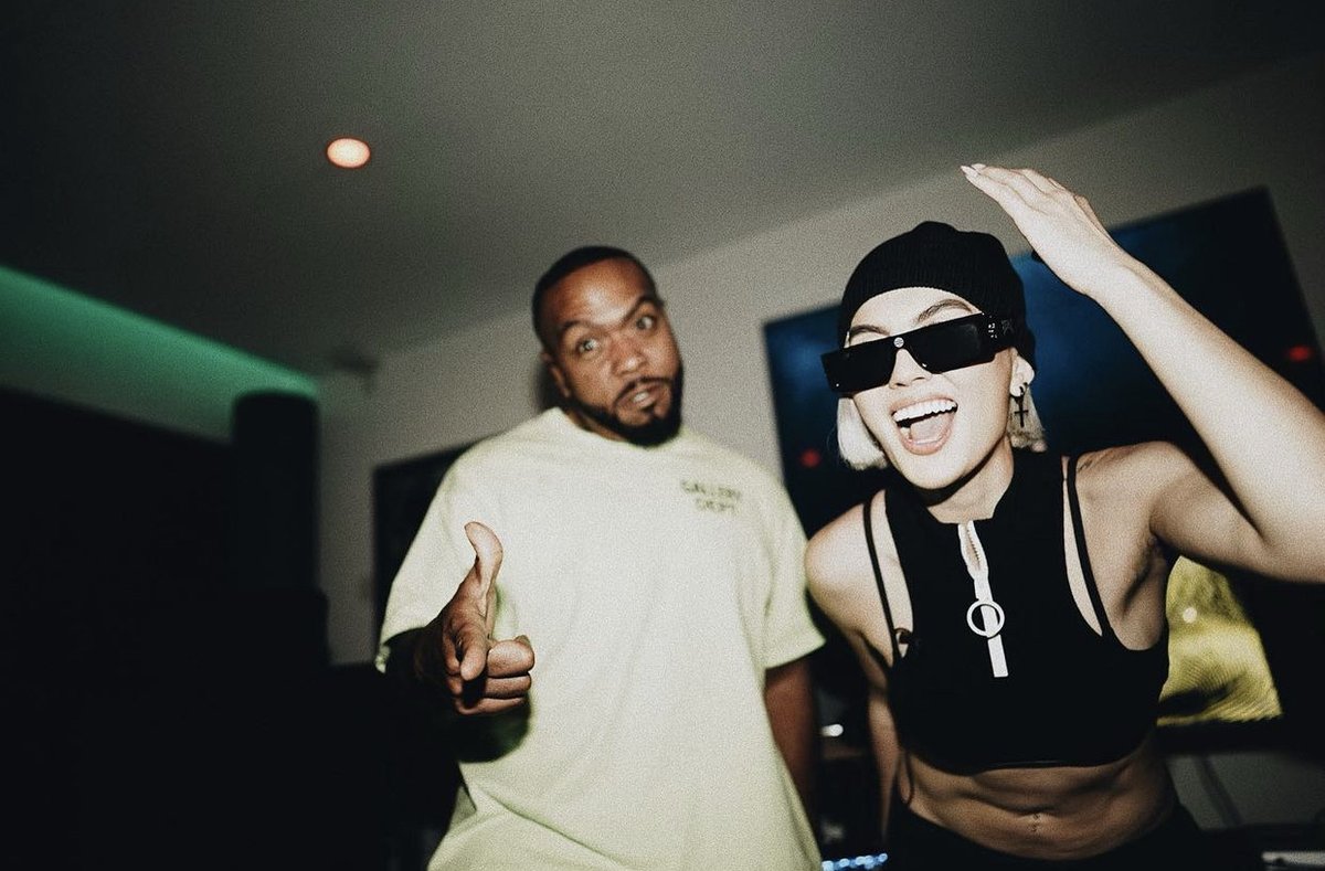 Timbaland's tweet photo. Timbo x @agnezmo 😱😱😱 https://t.co/ZVe9J6Jwcf