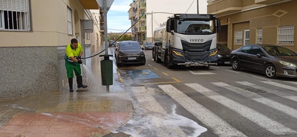 elxverdaineta's tweet photo. 🚛💦Todos los días nuestros equipos realizan labores de #baldeo mixto en las #pedanías para que luzcan su mejor imagen.
📍📸Actuación en #Torrellano.
#elxverdaineta #ajuntamentdelx #baldeos #elche https://t.co/SoC0Z9Qclc