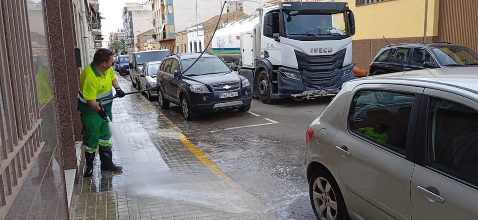 elxverdaineta's tweet photo. 🚛💦Todos los días nuestros equipos realizan labores de #baldeo mixto en las #pedanías para que luzcan su mejor imagen.
📍📸Actuación en #Torrellano.
#elxverdaineta #ajuntamentdelx #baldeos #elche https://t.co/SoC0Z9Qclc