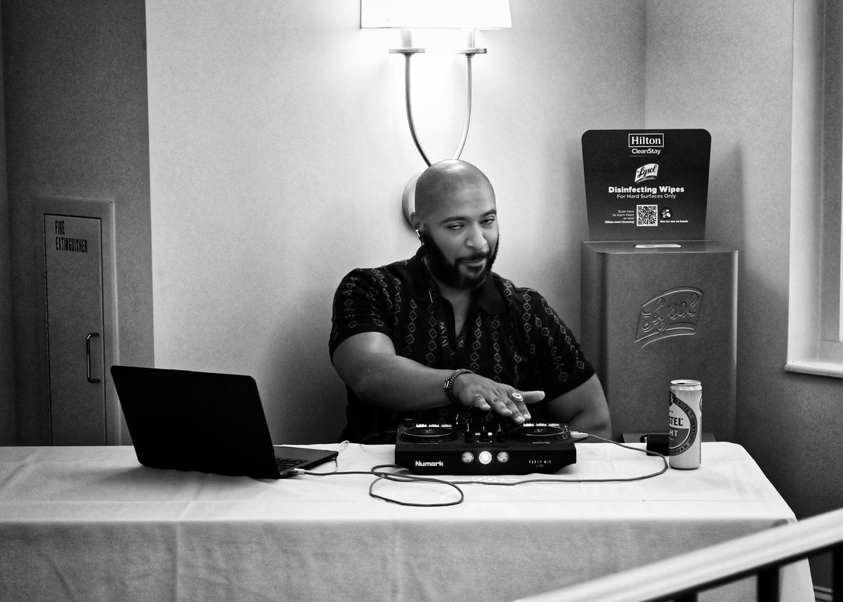 kristinalemon22's tweet photo. We wrapped up day 1 #astsfs22 with the 1st inaugural @ASTSChimera Pictionary Battle with tunes by DJ Mobitz 2 @optimuskellymc @tydiwan @MCNguyenMD @ChandraSBhati @seth_waits @Mattcoopmd1 https://t.co/7mbxQOhXHx
