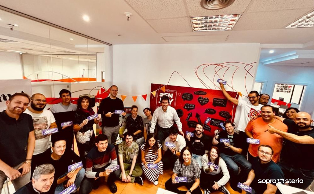 SopraSteria_ES's tweet photo. ¡Éxito total en nuestro primer #EnjoySopraSteria! Una fiesta simultánea en nuestros sites de Madrid, Barcelona, Sevilla, Santander, Bilbao, Valencia y Vitoria, que reunió a más de 1.500 compañeros.
Música, picoteo, futbolines y, más importante, buena compañía. ¡Gracias a todos! https://t.co/LRSi01kjug