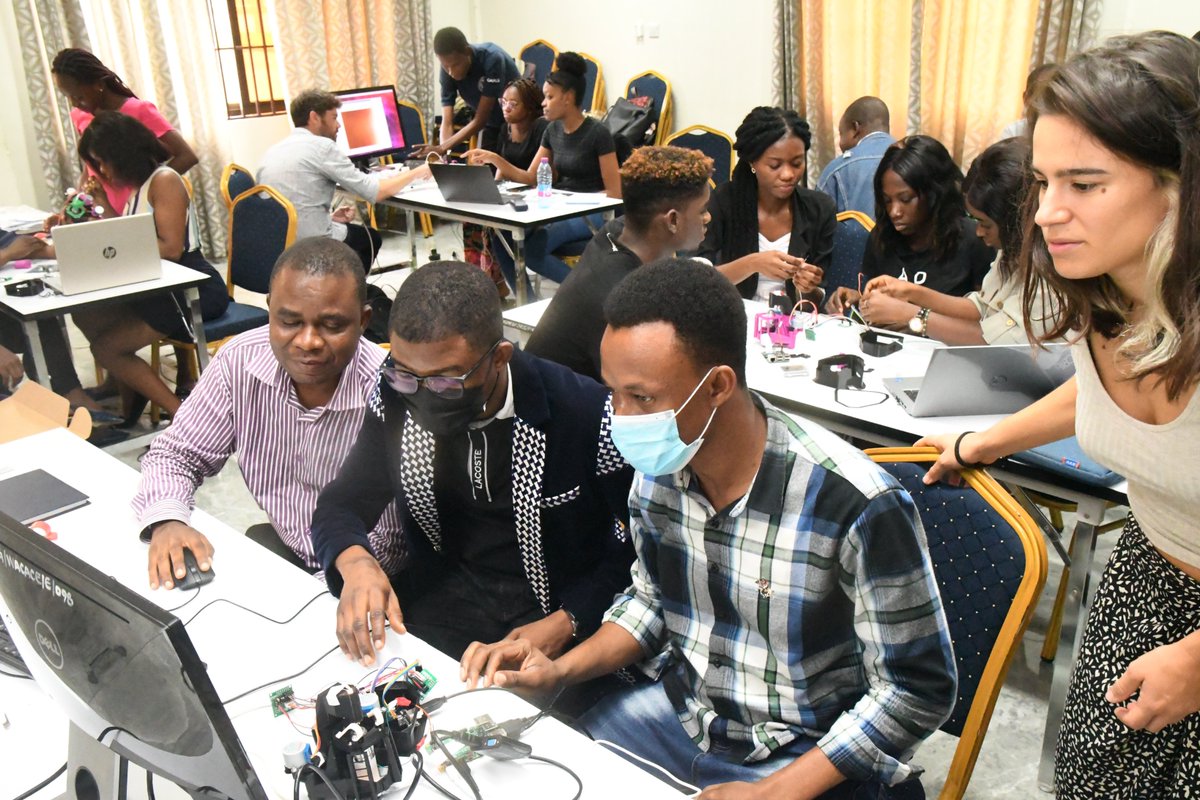 WACCBIP_UG's tweet photo. The Bio-Imaging West Africa Training Workshop, organised by WAMBIAN and with funding support from the Back to the Roots Programme, continues. 
@UnivofGh @OpenFlexure @MDC_Berlin @TReNDinAfrica https://t.co/z9ZXyuF7nQ
