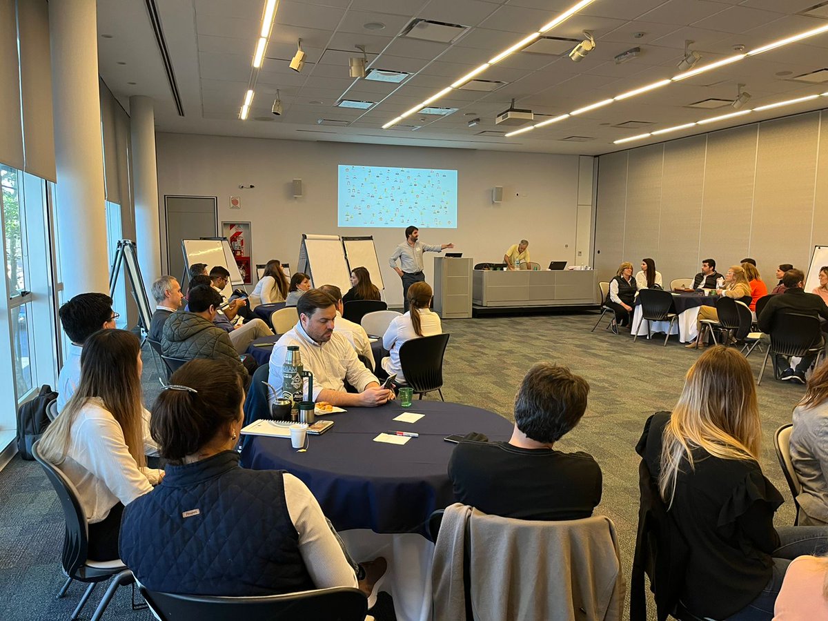 PPergamino's tweet photo. Generando espacios de diálogo y trabajo. 😊
2do encuentro de 3 Días para Pensar el Futuro. 

Fue espectacular compartir la jornada, sosteniendo el compromiso de tantos ciudadanos con ganas de mejorar la comunidad donde viven. 🙌🏻🤲🏻

¡Mil Gracias!

🔜 ¡Nos vemos en Octubre!🌟🌟 https://t.co/H4II0LPhUT