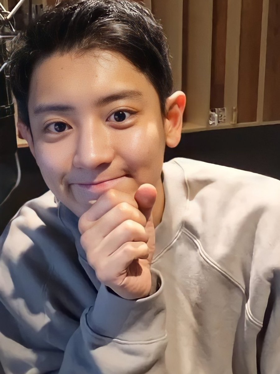 chansoodae's tweet photo. Kyungsoo after              Chanyeol after
enlistment                       enlistment https://t.co/n31tL0ezI5