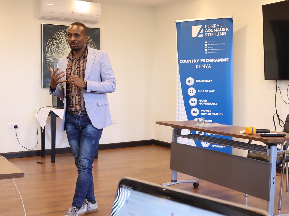 #SocialAccountability
Strengthening Service Delivery in our Counties requires a committed workforce and a vigilant citizenry!
Represented well at the local  CSOs workshop on the same  in Nairobi courtesy of <a href="/KAS_Kenya/">Konrad-Adenauer-Stiftung (KAS) Kenya</a> 
<a href="/YoungMPsKenya/">YoungMPsKenya</a> <a href="/CGW_Kenya/">County Governance Wt</a> <a href="/UraiaTrust/">Uraia Trust</a> <a href="/kellykeya/">kelvin keya</a> <a href="/AdogaEdwin/">adoga edwin</a>