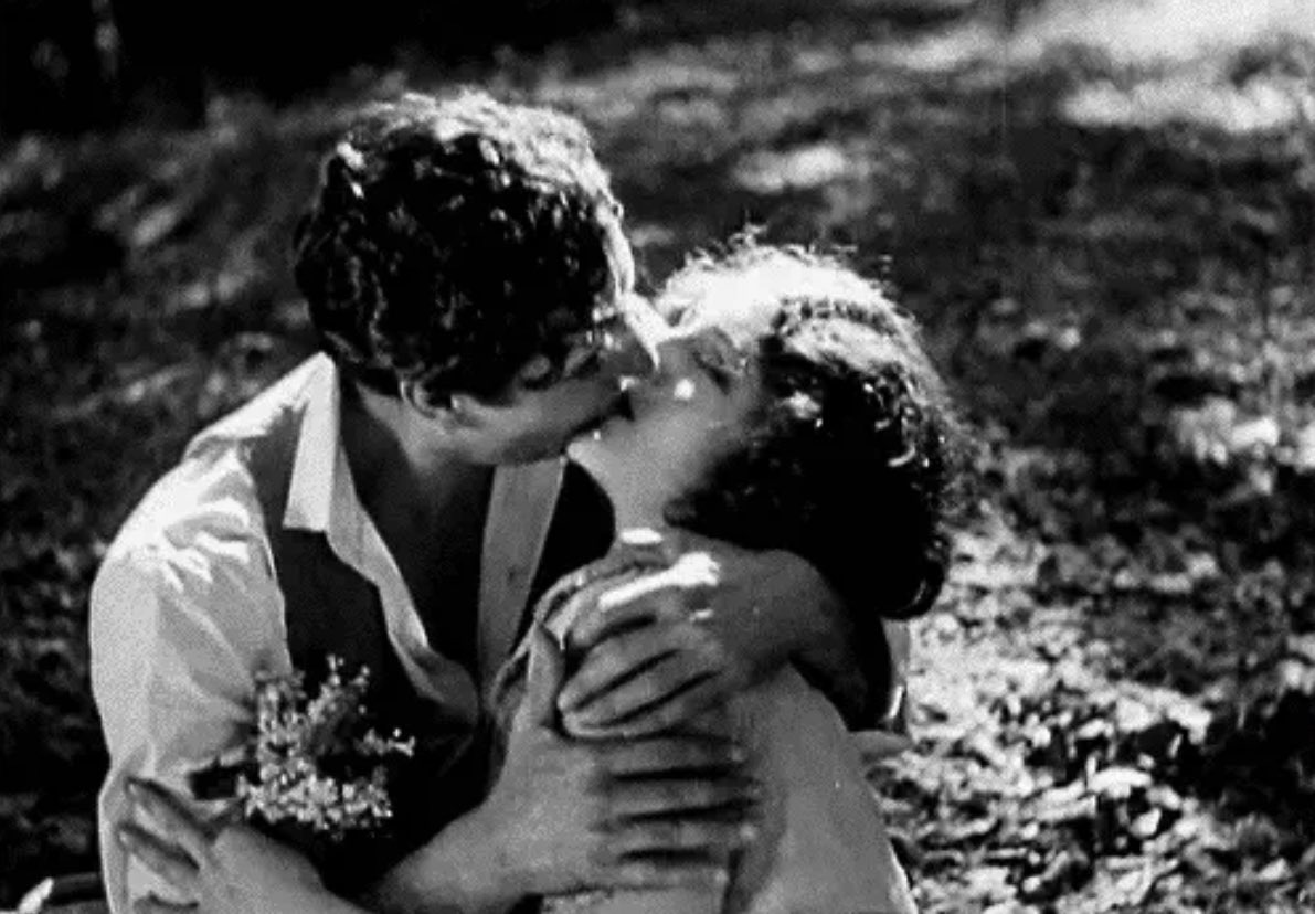 analgesicsleep's tweet photo. Norma Shearer and John Gilbert in “HE Who Gets Slapped”
#TCMParty #SilentMovieDay #HEWhoGetsSlapped #SilentFilm #NormaShearer #JohnGilbert https://t.co/E2mDbPNOMI