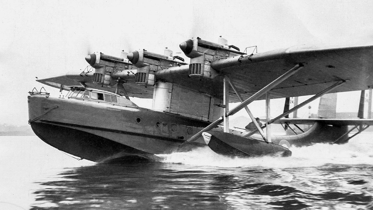 clark_aviation's tweet image. The Blackburn R.B.2 Sydney, three-engine British flying boat prototype from 1930.🥺
Its performance (and looks?) failed to win any admirers and only one was ever built and flown.
Please vote #NLApembrokedockfalcon simply by RT this! @PDHeritageCent