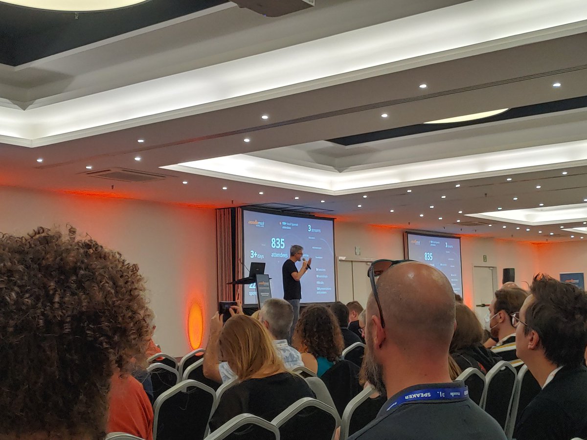 eingles's tweet photo. Cloenda de la Moodle Moot Global a càrrec de Martin Dougiamas ( @moodler ) #MootGlobal22 #letselearntogether #Moodle #elearning https://t.co/aOSdtYkVKI