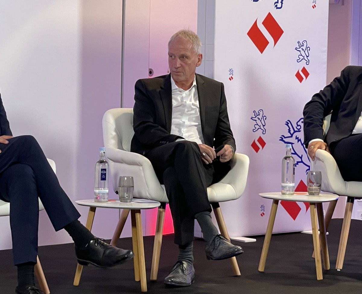 „Wir haben ein Zieldreieck zu erreichen. #Ökologie, #Ökonomie und #Soziales. Dafür brauchen breite und verlässliche Unterstützung von der Politik. Und auch ohne die Energiewirtschaft ist das nicht zu schaffen,“ appelliert unser Leitender Gf Dr. Thomas Hain.