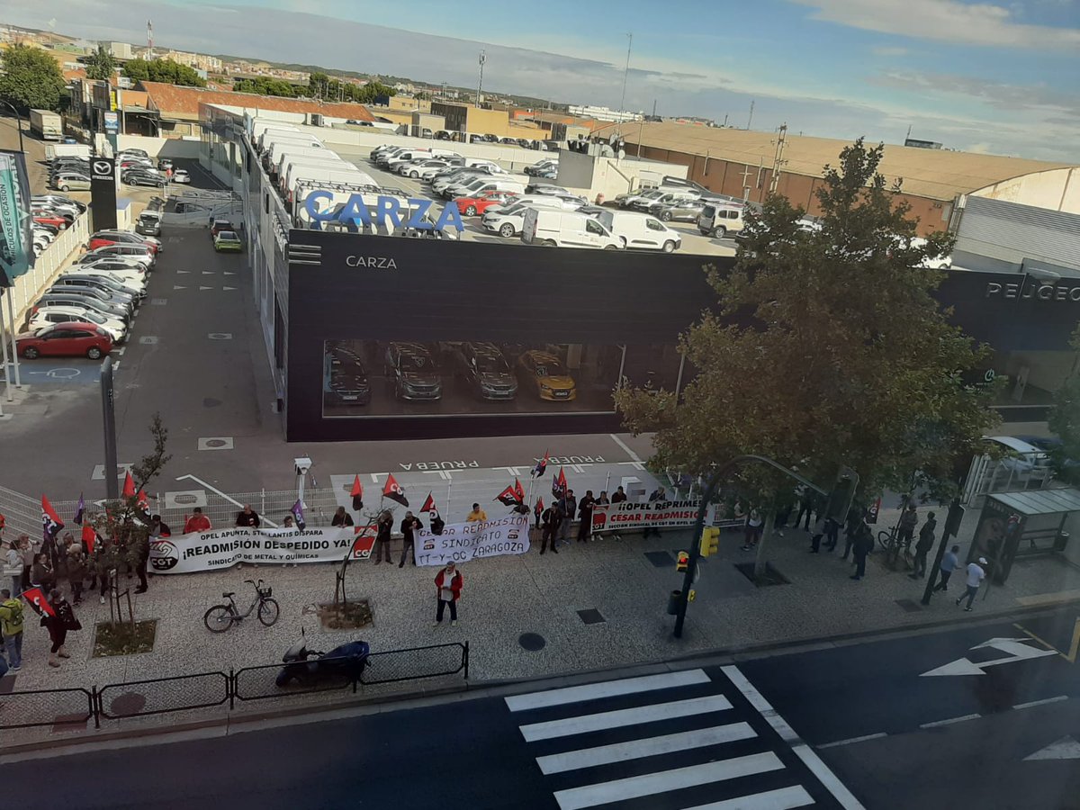 CGTARAGON's tweet photo. Concentraciones frente a concesionarios @Opel_Spain @Opel #Zaragoza #Opelgse #CesarReadmision https://t.co/2vOLJ1yq9p