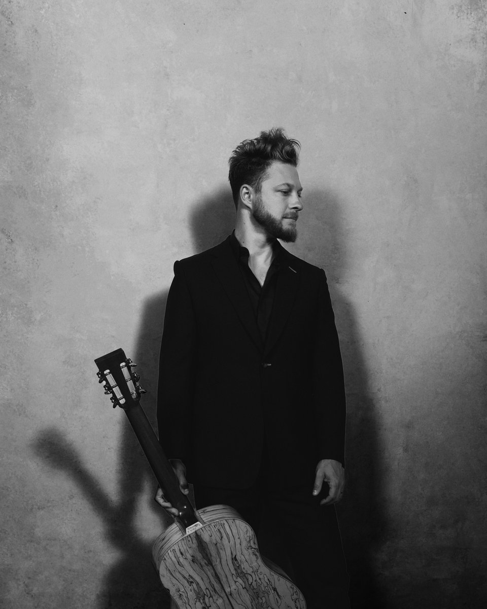 BenjaminScheuer's tweet photo. NYC: Friday Oct 28 &amp; Saturday Oct 29 I’m performing a new draft of ELODIE’S MOUNTAIN, my sequel to THE LION. At @JoesPub Tickets here: https://t.co/CXqyWyVNl5
Photo: #PhilSharp  #TheLion #BenjaminScheuer https://t.co/bLhP0VzGfE