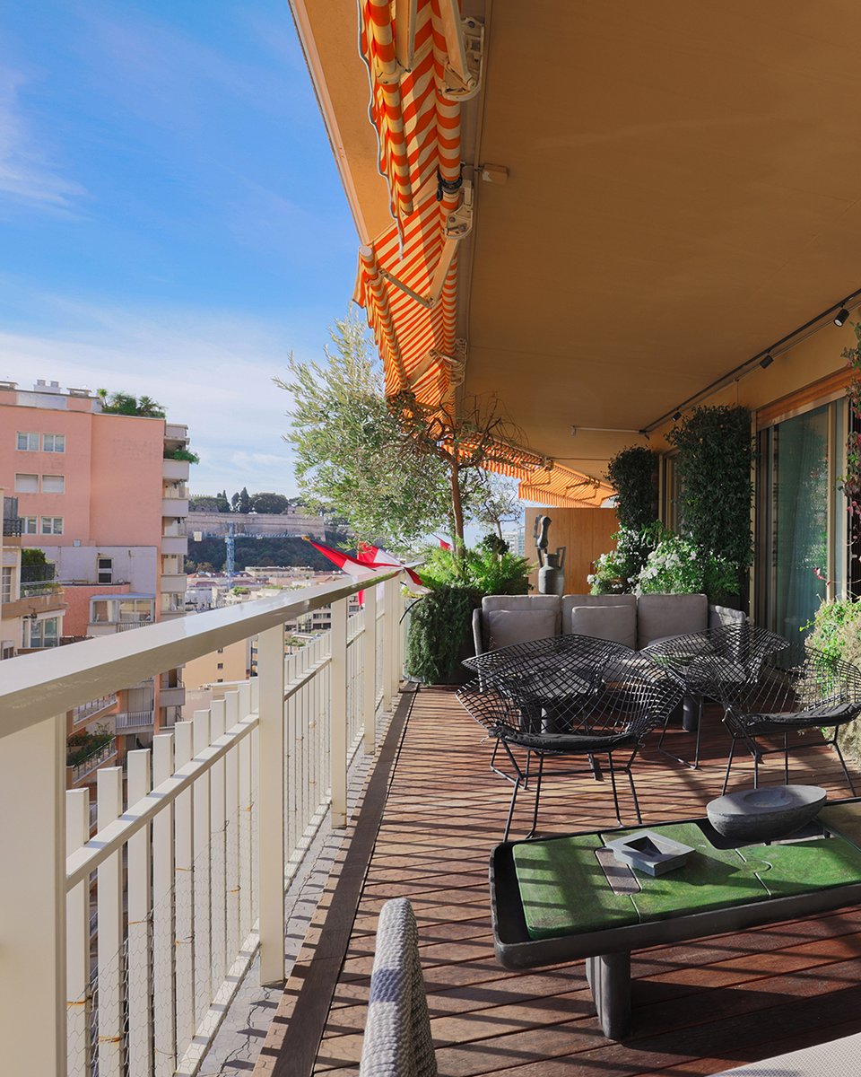 FOR SALE – PANORAMA - Enjoy a signature view over the port, the famous Rock of Monaco, and the Formula 1 track from this Master 5 room apartment. 

 #luxuryrealestate #monacorealestate #dottaimmobilier