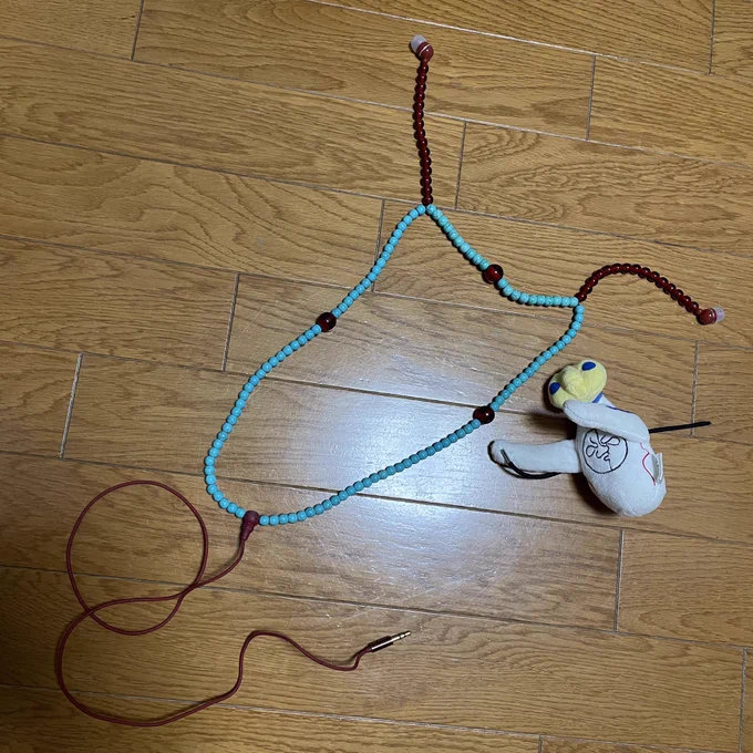 昔のデータ探してたら出てきた、官僚とか皇帝のネックレス型イヤホン 