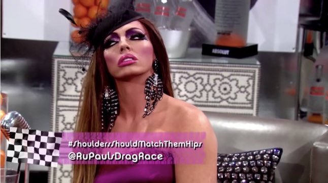 sedderaside's tweet photo. I miss the time when drag race tried to make these long ass hashtags a thing like that was so quirky of them <3 #ShouldersShouldMatchThemHips https://t.co/Xj4zou8o57