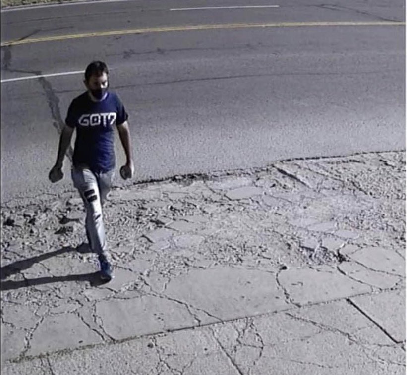 withgotseven_'s tweet photo. remember this man who robbed a restaurant by wearing GOT7 tshirt💀 https://t.co/lxWENw08pt