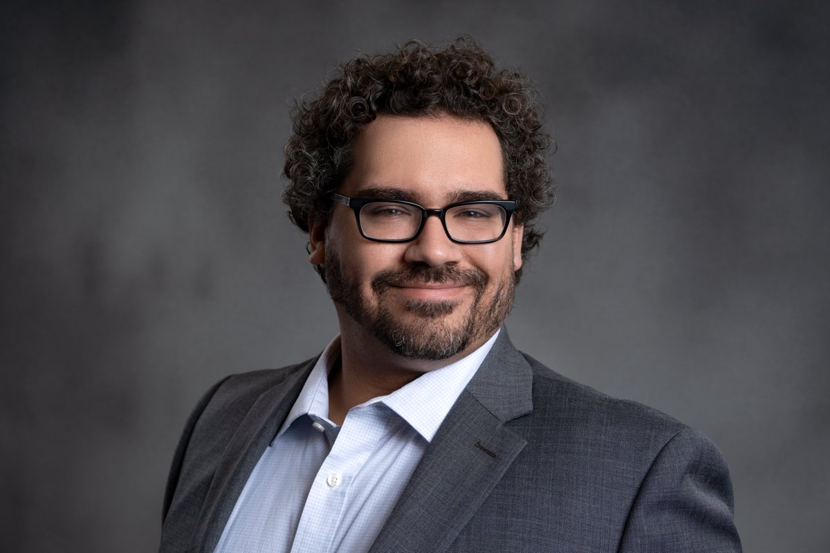 yrblanc's tweet photo. Don’t be scared to present the real you to the world, authenticity is at the heart of success.

UNKNOWN

#brand #branding #brandingphotographer #brandingphotography #executiveportraitphotographer #executive #corporatephotographer #corporatephotography #employeeheadshotphotog https://t.co/WVDBW9Gyfy