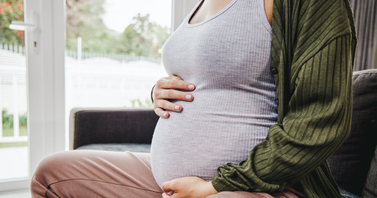 Il est normal de vivre du stress durant la grossesse, mais les grandes variations de stress pourraient augmenter les risques que le bébé manifeste des émotions négatives pendant les premiers mois de sa vie, révèle une étude américaine.
naitreetgrandir.com/fr/nouvelles/2…