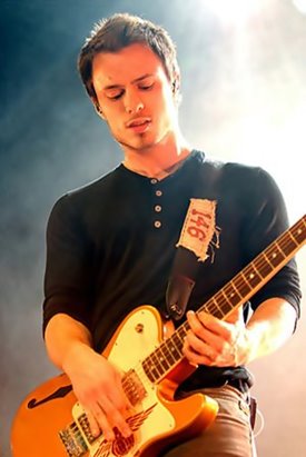 77MASH's tweet photo. #OnThisDay, 1987, born #JoshFarro - #Paramore - #80s https://t.co/ecU6tqXrTv
