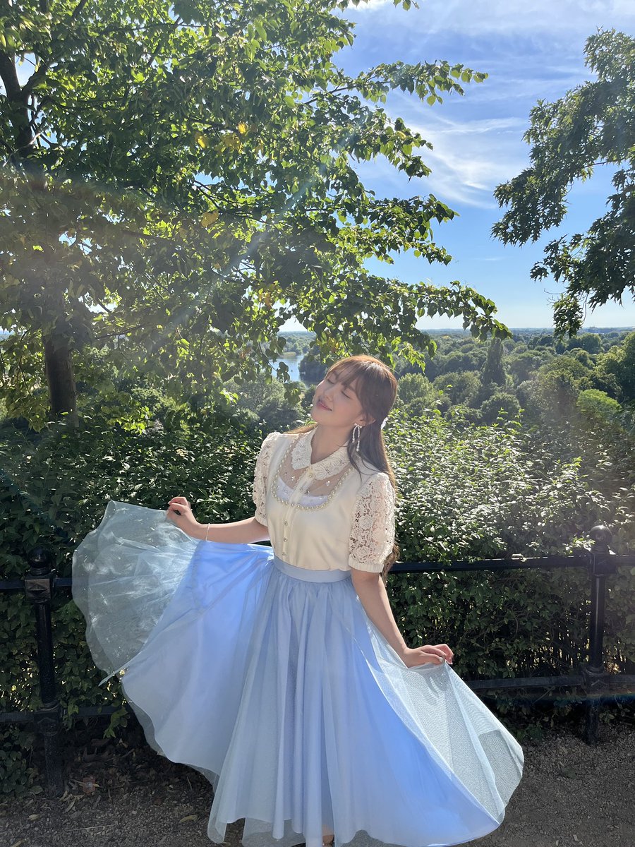 CHAEHYUDN's tweet photo. ꜝꜞ  ᳝ ࣪ 🌿🦢 𝑡𝒉𝑒 𝑏𝑒𝑎𝑢𝑡𝑦 𝑜𝑓 𝑔𝑎𝑟𝑑𝑒𝑛𝑘𝑒𝑒𝑝𝑒𝑟.

and let me told you some tale, once upon a time- a beautiful girl with those ethereal beauty smile gracefully beneath sunbeam with a shade trees becomes witnesses of how her lovely dress dangled in the winds. https://t.co/YTOMoIRFFE