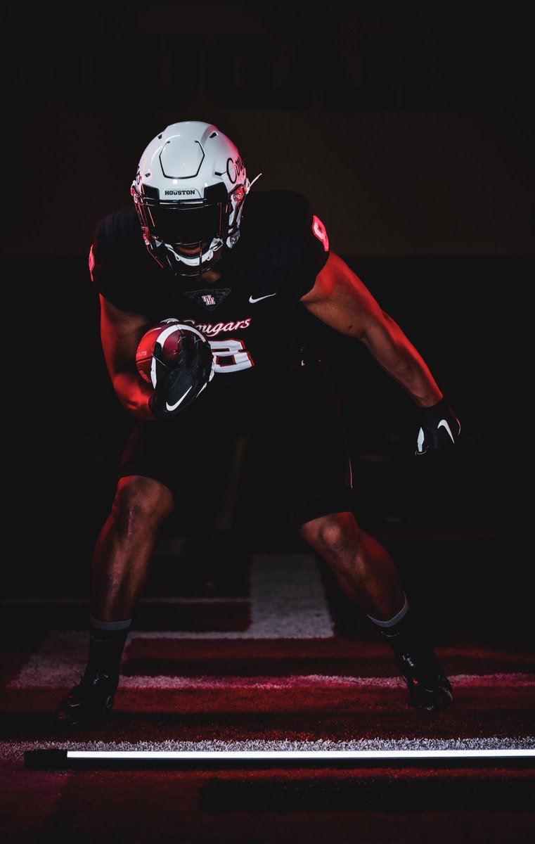 UHCougarFB tweet picture