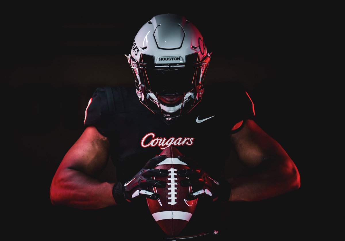 UHCougarFB tweet picture